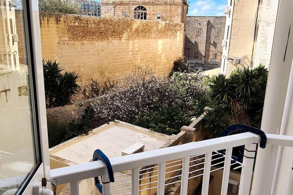 Cozy Inside.City & Beach Outside Leilighet Sliema Eksteriør bilde